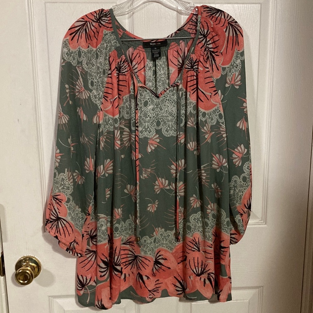 Style & Co Floral Top XL